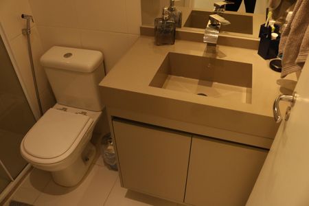 Apartamento à venda com 65m², 1 quarto e 2 vagasBanheiro