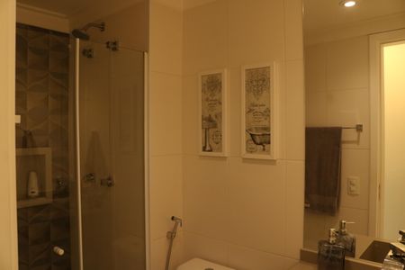 Apartamento à venda com 65m², 1 quarto e 2 vagasBanheiro