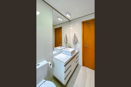 Apartamento à venda com 96m², 2 quartos e 2 vagasBanheiro
