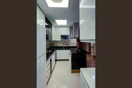 Apartamento à venda com 96m², 2 quartos e 2 vagasCozinha