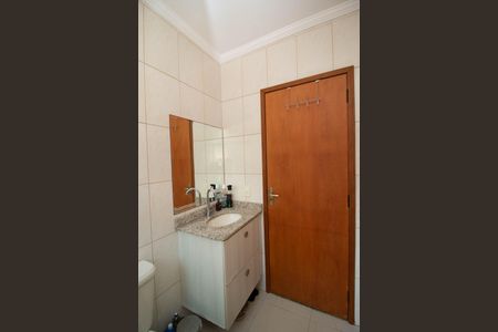 Casa à venda com 165m², 3 quartos e 2 vagas Casa à venda com 165m², 3 quartos e 2 vagasBanheiro 2