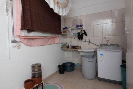 Casa à venda com 165m², 3 quartos e 2 vagas Casa à venda com 165m², 3 quartos e 2 vagasÁrea de Serviço