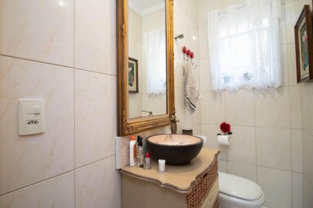 Casa à venda com 165m², 3 quartos e 2 vagas Casa à venda com 165m², 3 quartos e 2 vagasBanheiro - Lavabo