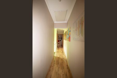 Casa à venda com 165m², 3 quartos e 2 vagas Casa à venda com 165m², 3 quartos e 2 vagasCorredor