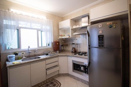 Casa à venda com 165m², 3 quartos e 2 vagas Casa à venda com 165m², 3 quartos e 2 vagasCozinha - Armários