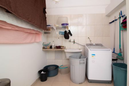 Casa à venda com 165m², 3 quartos e 2 vagas Casa à venda com 165m², 3 quartos e 2 vagasÁrea de Serviço