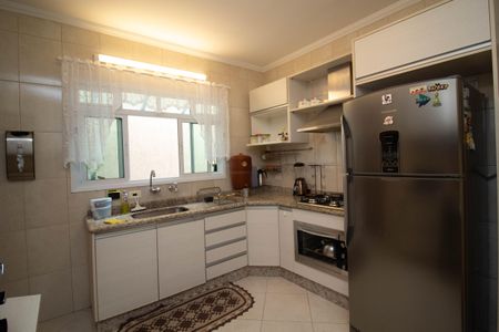 Casa à venda com 165m², 3 quartos e 2 vagas Casa à venda com 165m², 3 quartos e 2 vagasCozinha - Armários