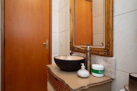 Casa à venda com 165m², 3 quartos e 2 vagas Casa à venda com 165m², 3 quartos e 2 vagasBanheiro - Lavabo