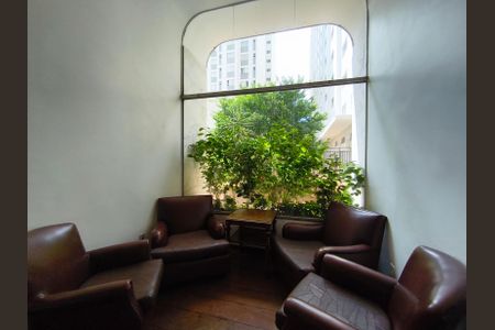 Apartamento à venda com 54m², 2 quartos e sem vaga Apartamento à venda com 54m², 2 quartos e sem vagaHall