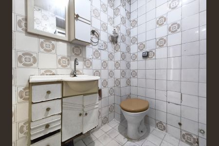Apartamento à venda com 54m², 2 quartos e sem vaga Apartamento à venda com 54m², 2 quartos e sem vagaBanheiro