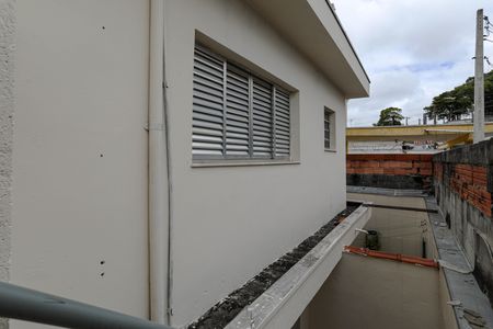 Casa para alugar com 100m², 3 quartos e 2 vagasEscada
