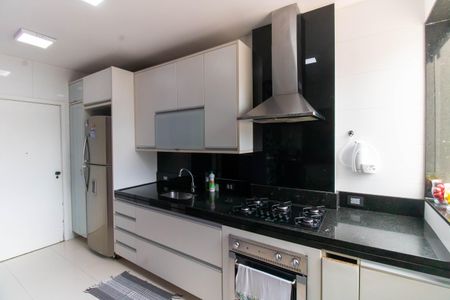 Apartamento à venda com 199m², 2 quartos e 2 vagas Apartamento à venda com 199m², 2 quartos e 2 vagasCozinha e Área de Serviço