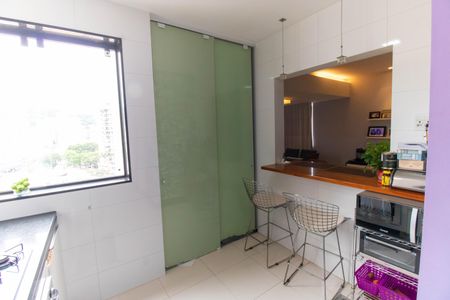 Apartamento à venda com 199m², 2 quartos e 2 vagas Apartamento à venda com 199m², 2 quartos e 2 vagasCozinha e Área de Serviço
