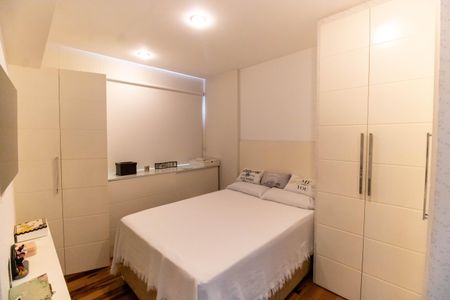 Apartamento à venda com 199m², 2 quartos e 2 vagas Apartamento à venda com 199m², 2 quartos e 2 vagasSuíte