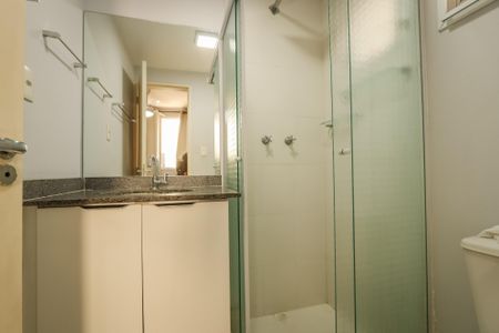 Apartamento à venda com 68m², 3 quartos e 2 vagas Apartamento à venda com 68m², 3 quartos e 2 vagasBanheiro da Suíte