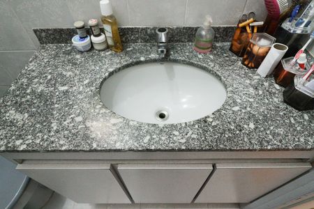 Casa à venda com 90m², 3 quartos e 2 vagasBanheiro