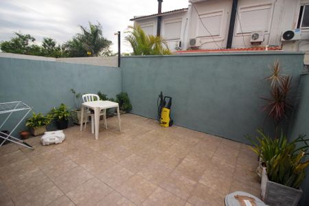 Casa de condomínio à venda com 111m², 3 quartos e 2 vagasQuintal