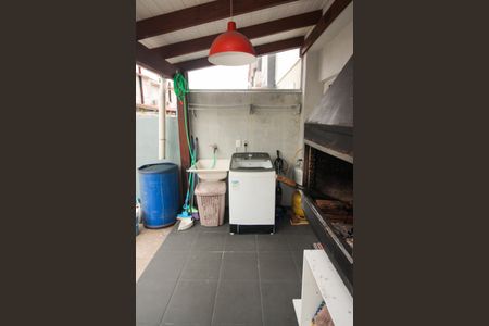 Casa de condomínio à venda com 111m², 3 quartos e 2 vagasÁrea de Serviço