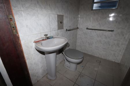Casa para alugar com 89m², 2 quartos e 2 vagasBanheiro Social 2