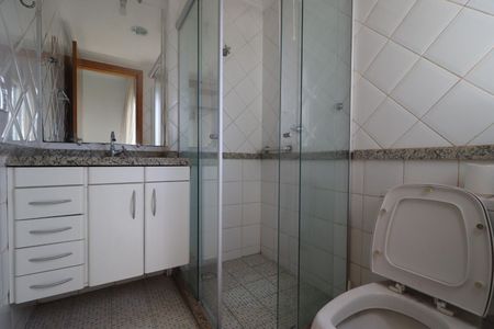 Banheiro de kitnet/studio para alugar com 1 quarto, 43m² em Nova Aliança, Ribeirão Preto