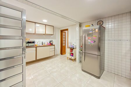 Casa à venda com 108m², 2 quartos e 2 vagas Casa à venda com 108m², 2 quartos e 2 vagasCozinha