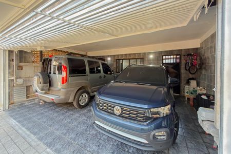 Casa à venda com 108m², 2 quartos e 2 vagas Casa à venda com 108m², 2 quartos e 2 vagasGaragem