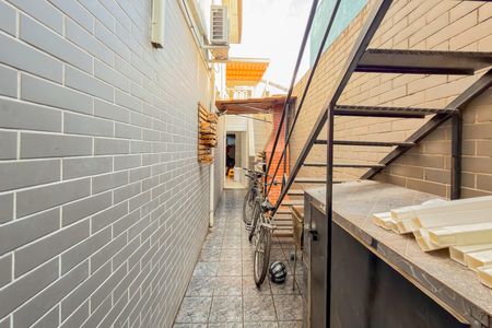 Casa à venda com 108m², 2 quartos e 2 vagas Casa à venda com 108m², 2 quartos e 2 vagasCorredor Externo