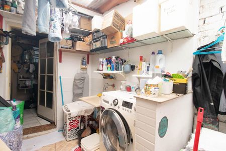 Casa à venda com 449m², 3 quartos e 2 vagasrea de Serviço