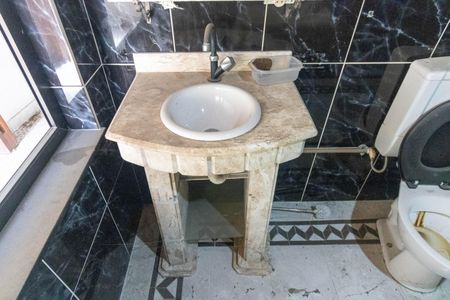 Casa para alugar com 350m², 2 quartos e sem vaga Casa para alugar com 350m², 2 quartos e sem vagaBanheiro