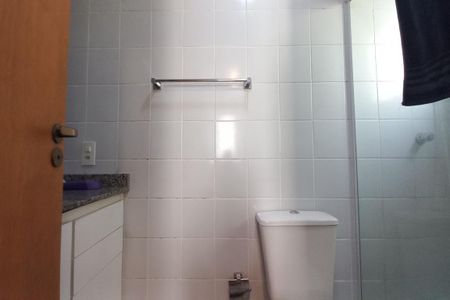 Apartamento à venda com 83m², 3 quartos e 2 vagasBanheiro da Suíte