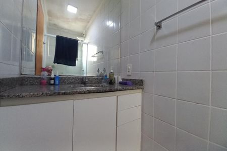 Apartamento à venda com 83m², 3 quartos e 2 vagasBanheiro da Suíte 