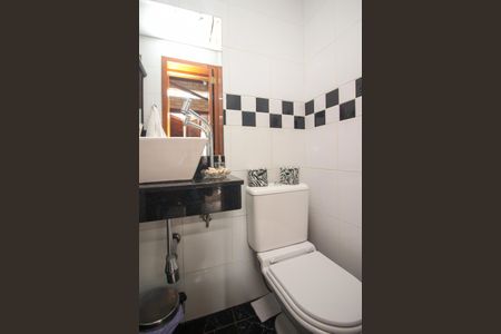 Casa à venda com 130m², 3 quartos e 4 vagasBanheiro 2