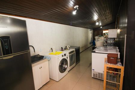 Casa à venda com 130m², 3 quartos e 4 vagasÁrea de Serviço