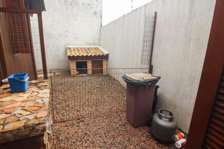 Casa à venda com 130m², 3 quartos e 4 vagasQuintal