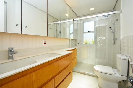 Apartamento para alugar com 242m², 3 quartos e 4 vagasBanheiro da Suíte 3