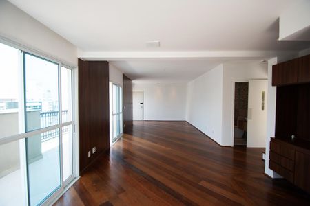 Apartamento para alugar com 242m², 3 quartos e 4 vagasSala