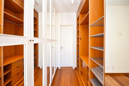 Apartamento para alugar com 242m², 3 quartos e 4 vagascloset Suíte 3
