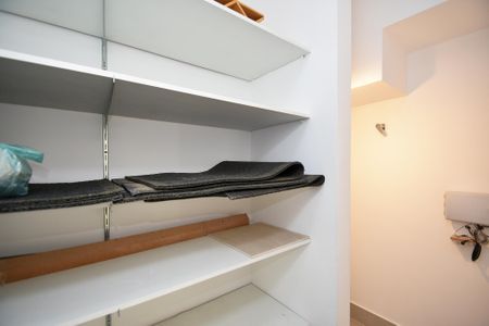Apartamento para alugar com 242m², 3 quartos e 4 vagasdeposito cozinha