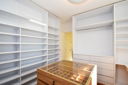 Apartamento para alugar com 242m², 3 quartos e 4 vagasCloset 2 Suíte 3