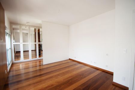 Apartamento para alugar com 242m², 3 quartos e 4 vagassuite 3 master