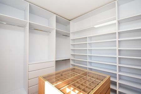 Apartamento para alugar com 242m², 3 quartos e 4 vagasCloset 2 Suíte 3