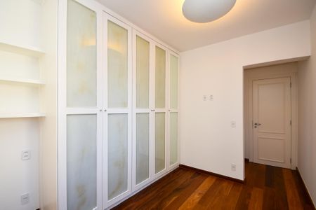 Apartamento para alugar com 242m², 3 quartos e 4 vagasSuíte 2