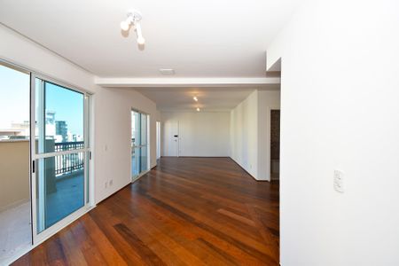 Apartamento para alugar com 242m², 3 quartos e 4 vagasSala