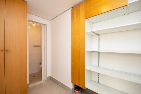 Apartamento para alugar com 242m², 3 quartos e 4 vagasQuarto de serviço