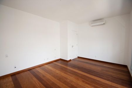Apartamento para alugar com 242m², 3 quartos e 4 vagassuite 3 master