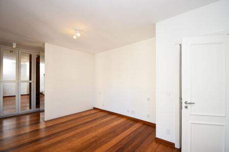 Apartamento para alugar com 242m², 3 quartos e 4 vagasSuíte 3