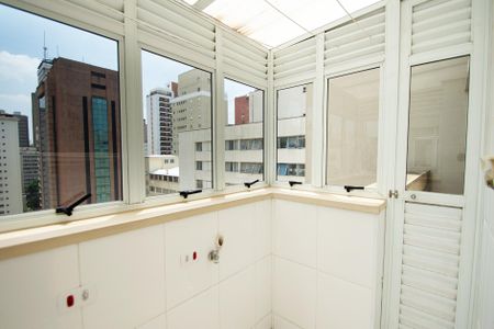 Apartamento para alugar com 242m², 3 quartos e 4 vagaslavanderia