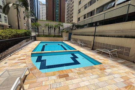 Apartamento para alugar com 242m², 3 quartos e 4 vagasÁrea comum - Piscina