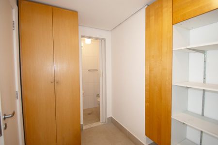 Apartamento para alugar com 242m², 3 quartos e 4 vagasquarto de serviço