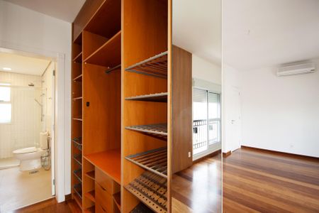 Apartamento para alugar com 242m², 3 quartos e 4 vagascloset suite 3 master